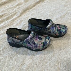 Dansko XP 2.0 Patent‎ Silver Pearl Shoes
